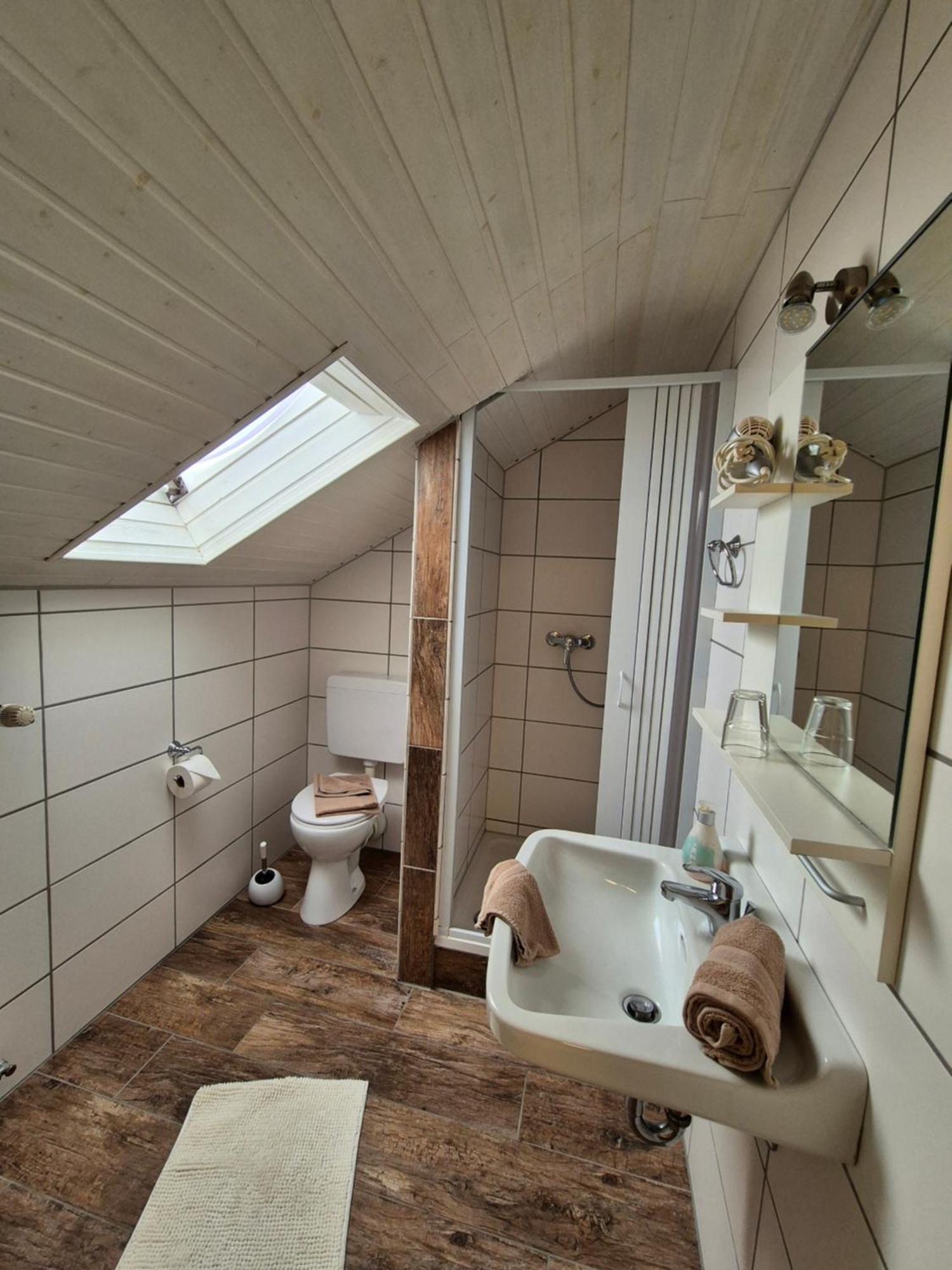 ホテル Haus Gruenewald ツェル・アン・デル・モーゼル エクステリア 写真